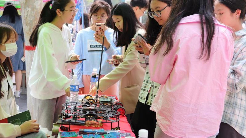 数据中台落地：如何构建高效的数据治理与服务平台**